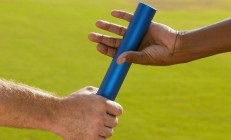 九游体育直播-赛道上的传奇，汉密尔顿统治全场，阿斯顿马丁力克哈斯车队