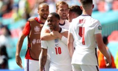 九游娱乐app下载-英格兰羽毛球队轻取马来西亚羽毛球队，谌龙统治全场的简单介绍