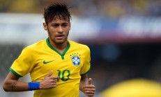 九游娱乐网页-绿茵与极速的共振，哥伦比亚足球的正面击溃，久保建英的F1赛道接管启示