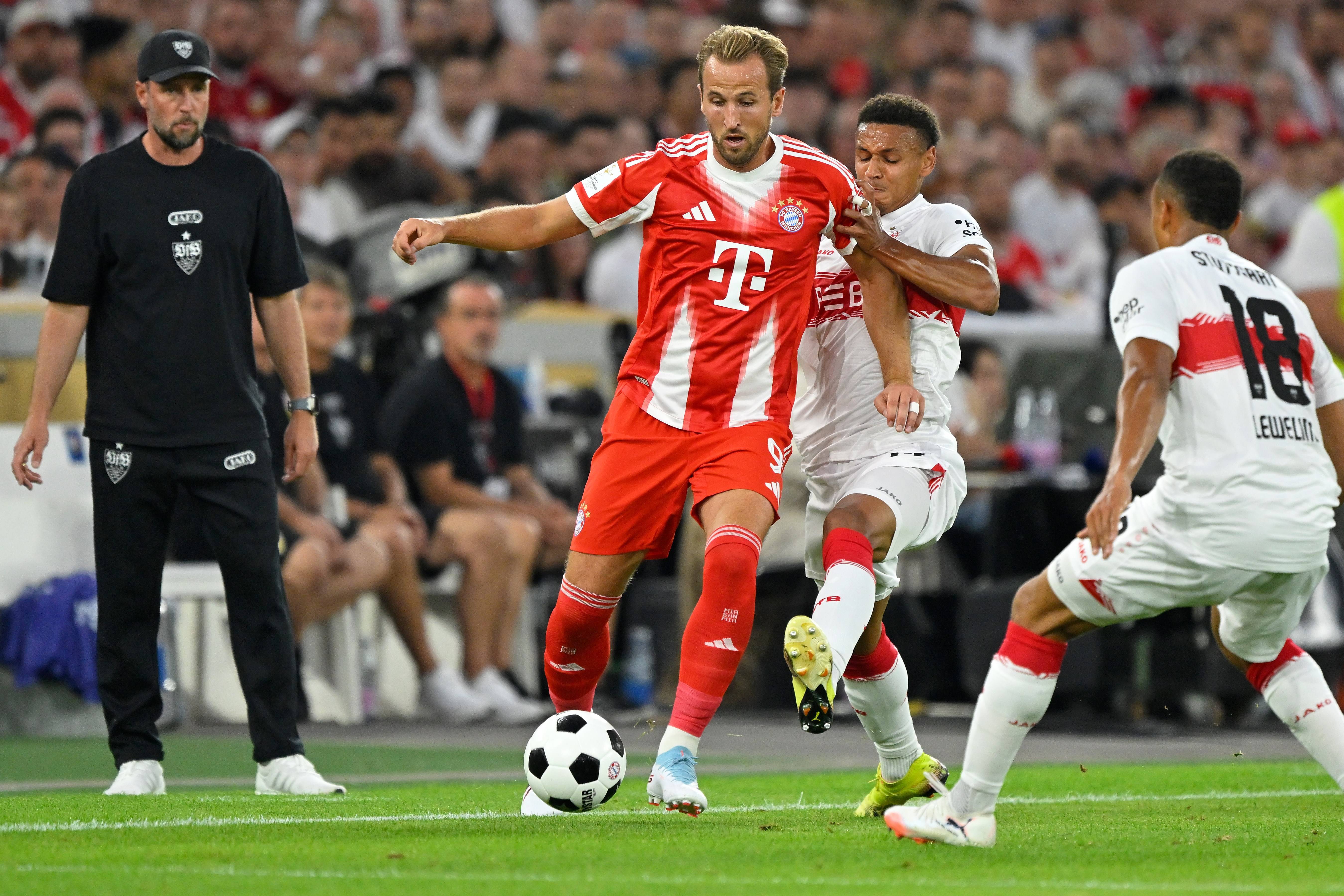 包含弗赖堡主场告捷，德甲中游球队上演逆袭的词条