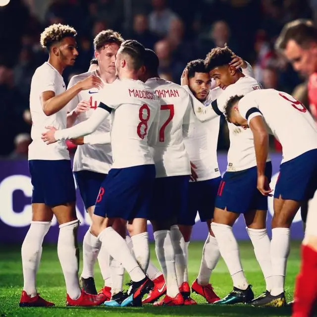 英格兰队翻盘中国队，奥恰洛夫统治全场的简单介绍