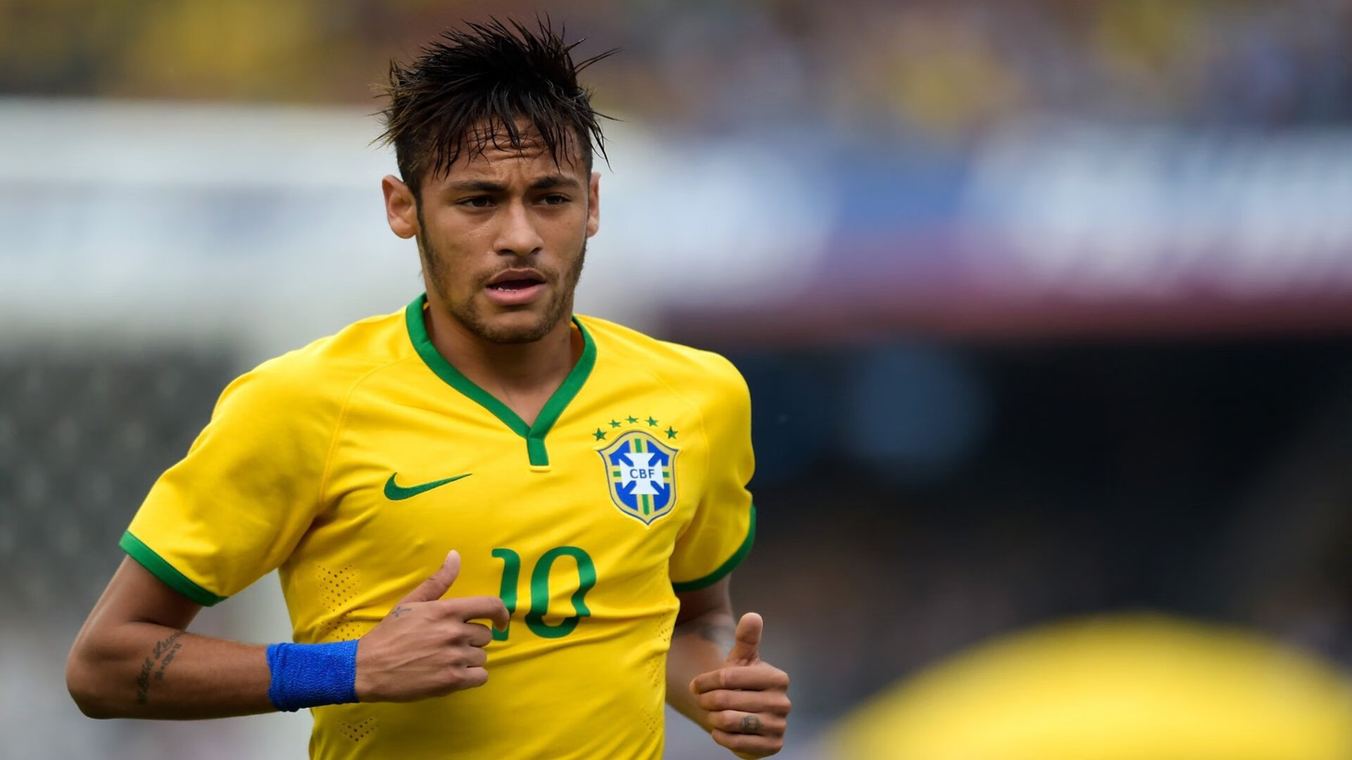 绿茵与极速的共振,哥伦比亚足球的正面击溃,久保建英的F1赛道接管启示